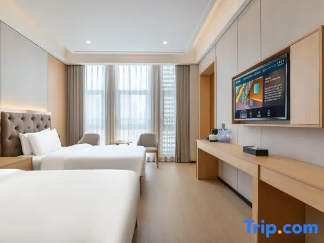 Standard Double room with city view