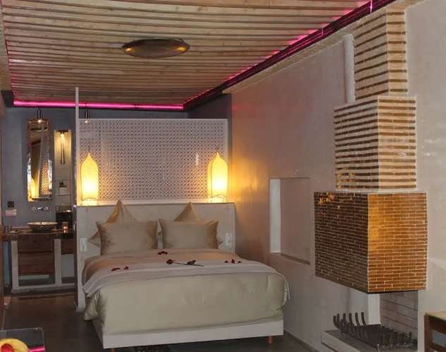 1 Bedroom Standard Double room with balcony and with pool view