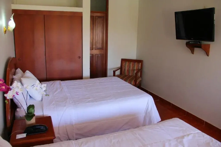 Deluxe Quadruple room with view