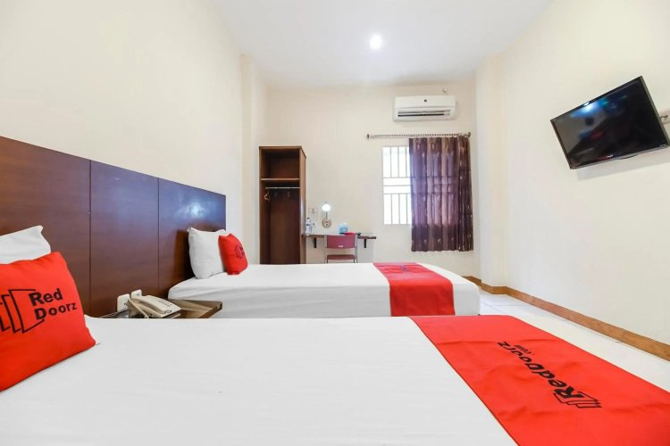 RedDoorz Plus @ Karebosi Area 2
