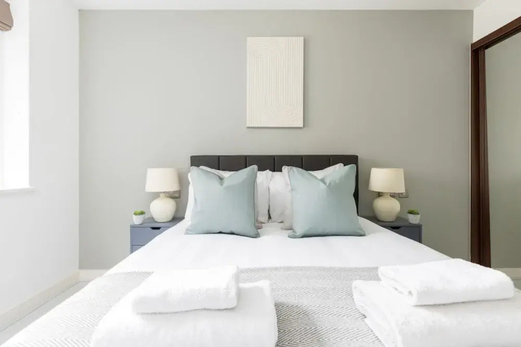 Islington Apartment