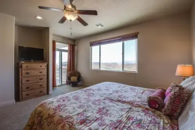 3BD/2B Sunset Views in the Desert