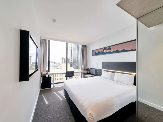 Superior Double room with city view