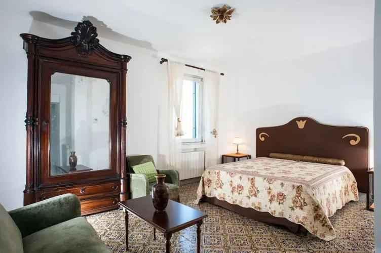 Villa in Paceco With Pool and Countryside Views