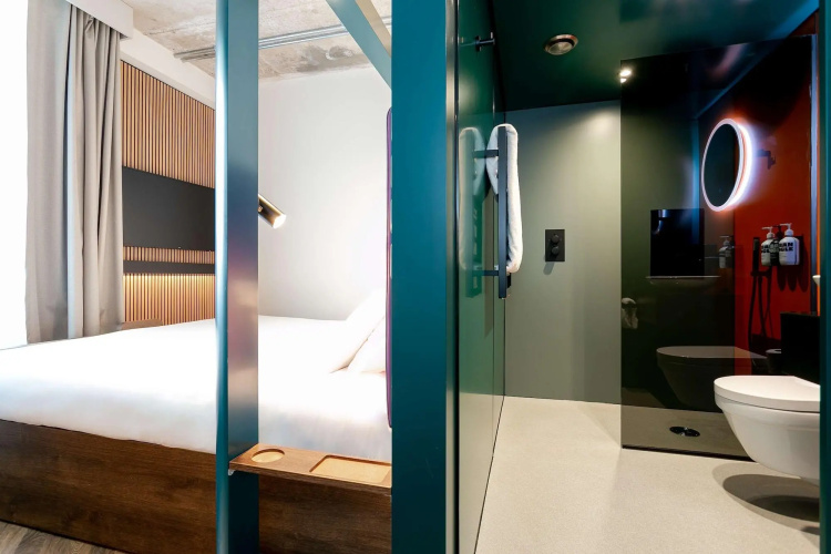 YOTEL Manchester Deansgate photo 8