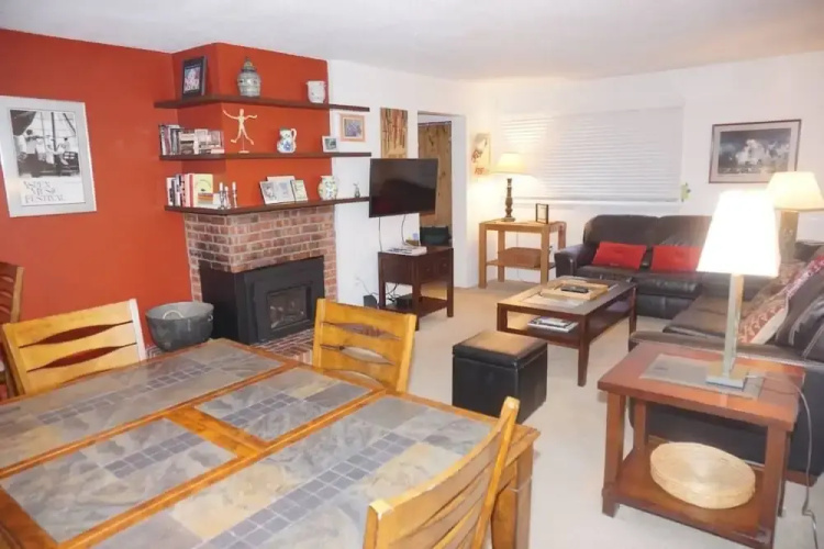 100 Dean St E #1A (203032-4273) - 2 Br Condo