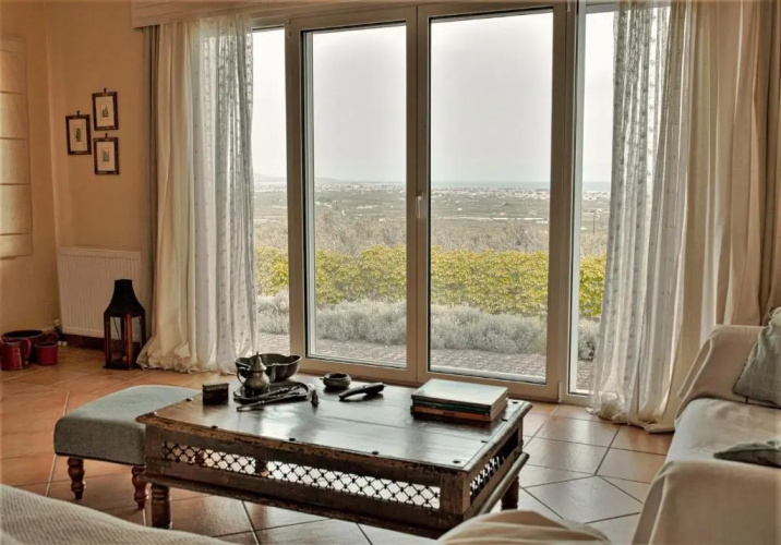 Comfortable residence with unique views