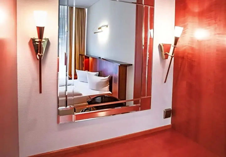 Suite with lake view