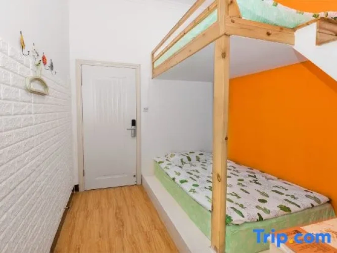 5 Bedrooms Suite
