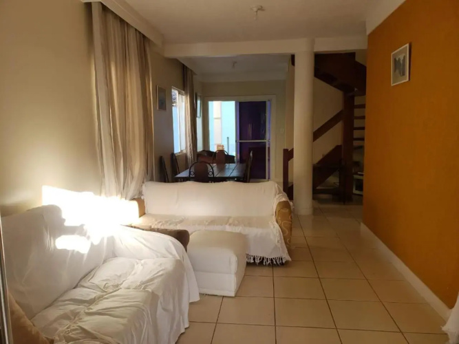 Casa em Buraquinho