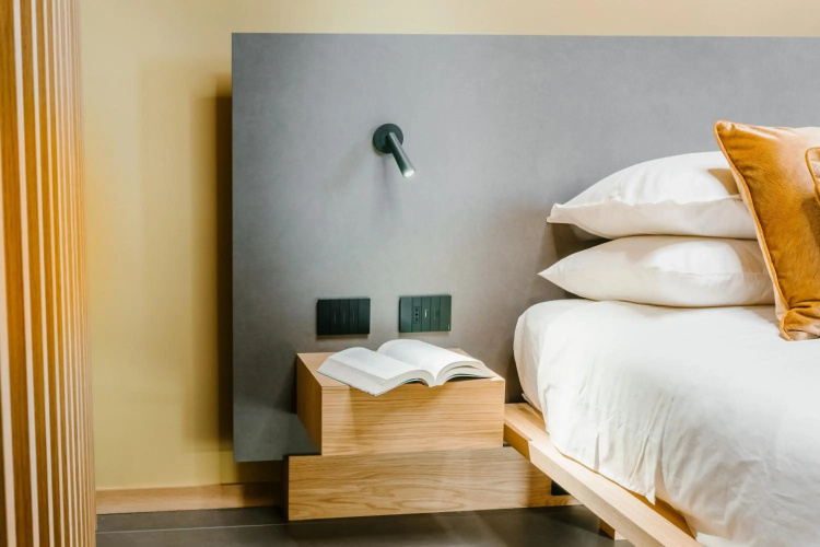 ETNEA Suite 270