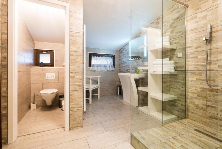 Deluxe Double Suite with mountain view