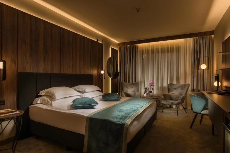 Rosslyn Central Park Hotel