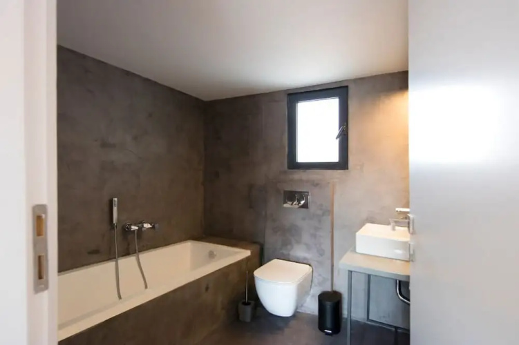 Heyden Entire Super Modern Minimal Flat