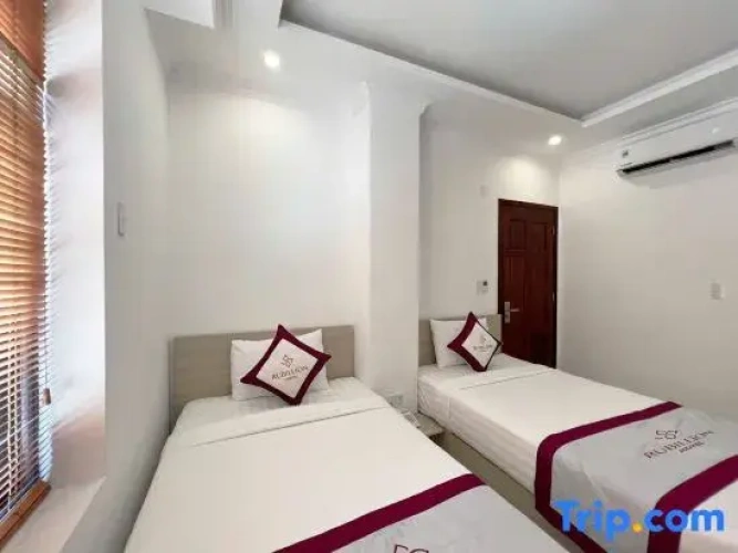 Standard Twin room with mountain view
