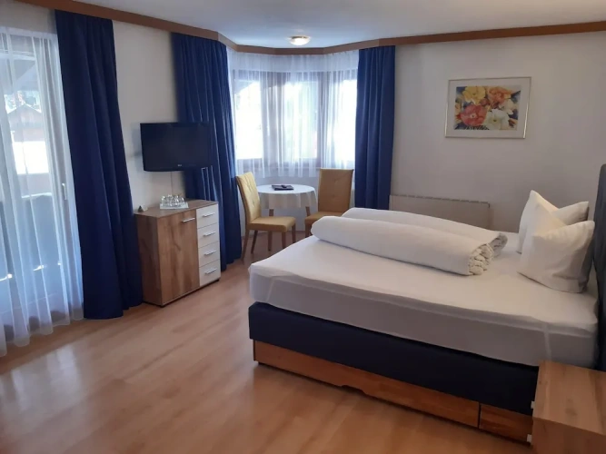 Comfort Double room with balcony and with mountain view