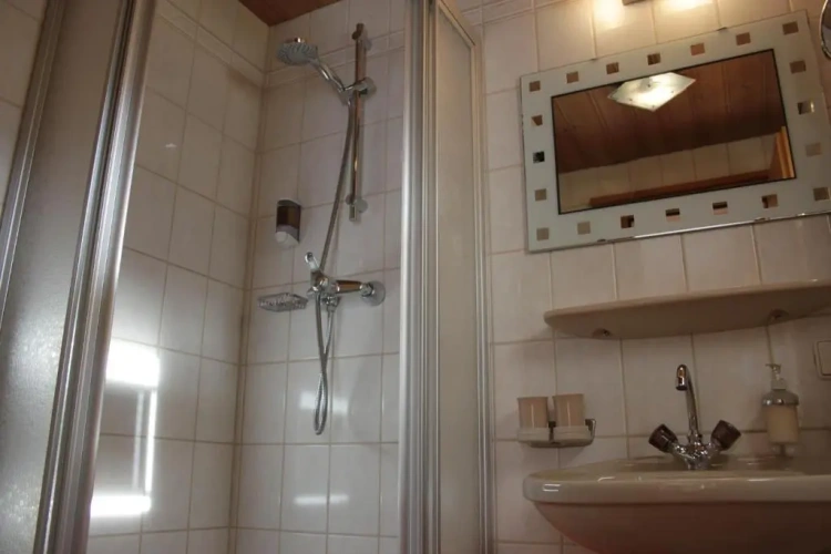 3 Bedrooms Apartment