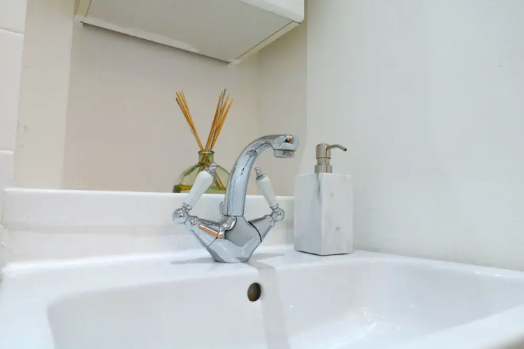 Comfortable Apartment in West End