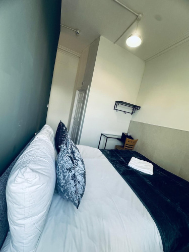 Melrose Abbey Accommodation - Liverpool