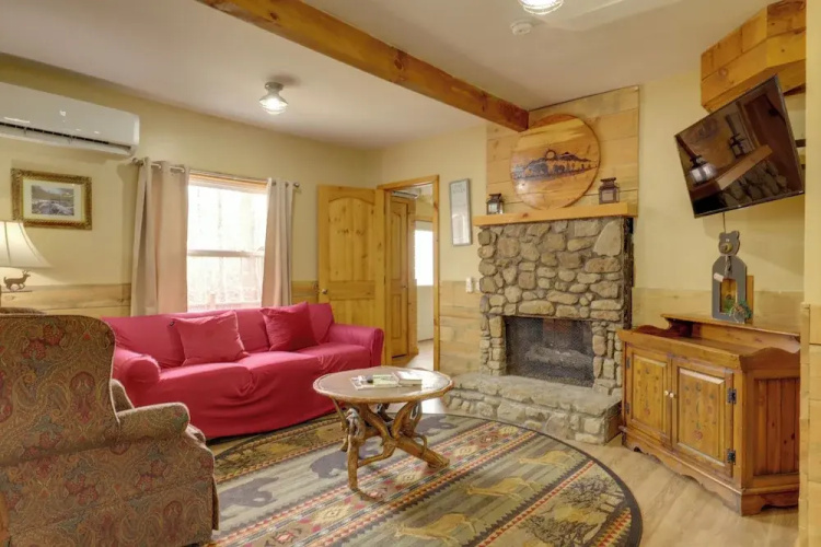 Pet-friendly Sevierville Apt < 10 Mi to Dollywood!