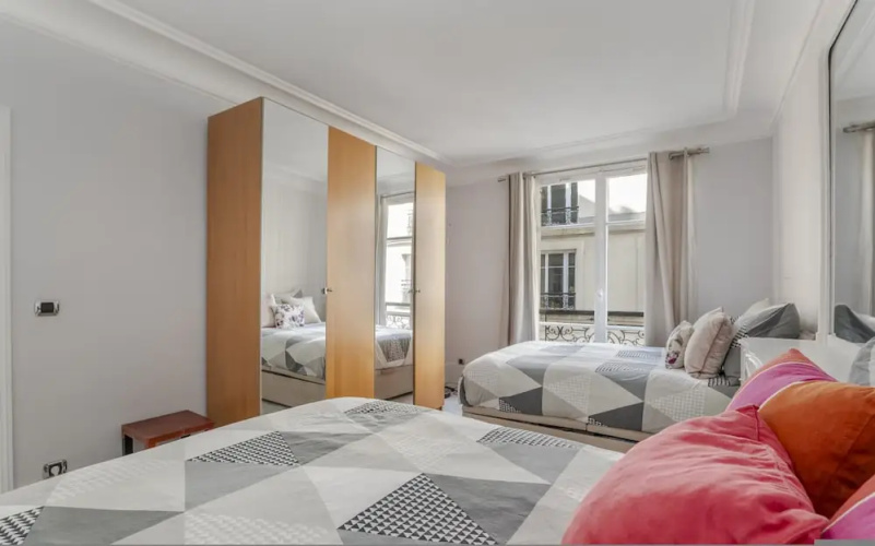 Luxury 4 Bed Residence - Next to Arc de Triomphe