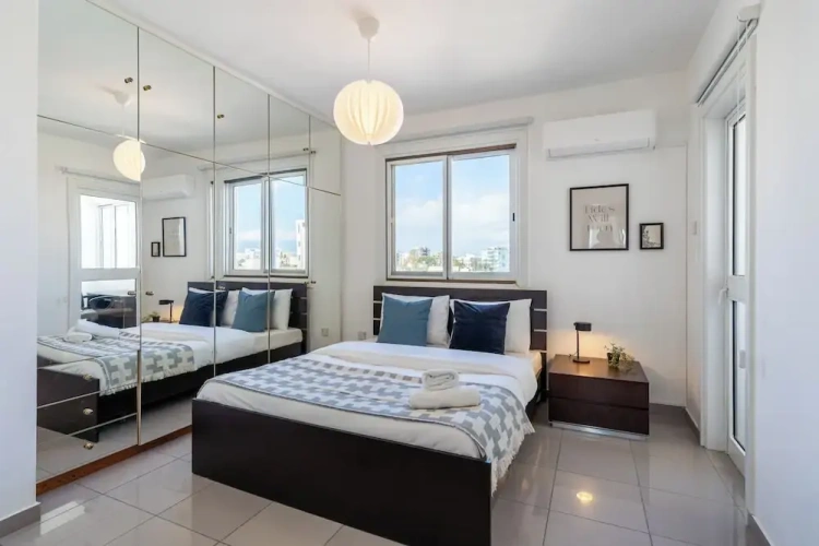 2 Bedrooms Apartment with balcony and with city view