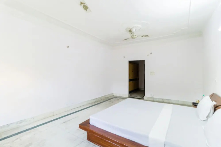 Sunshine by OYO Rooms