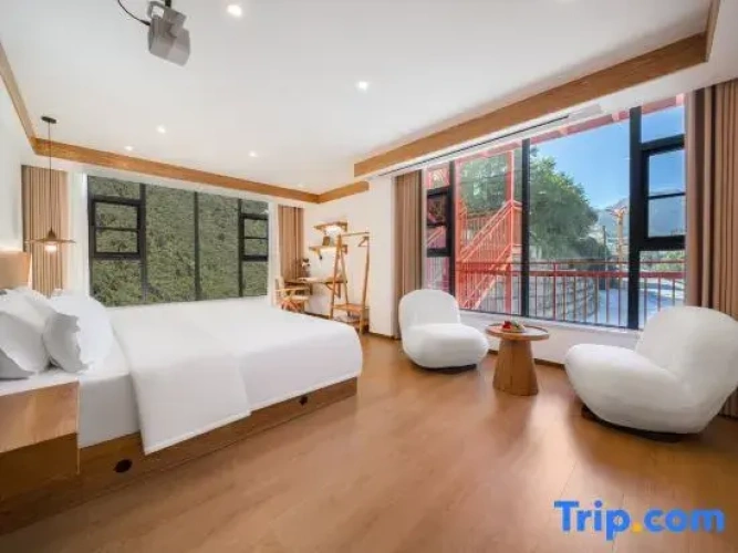 Family Suite with mountain view