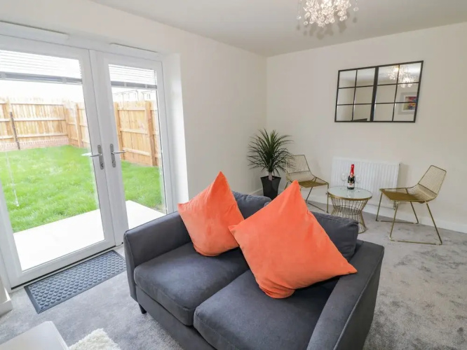 23 Moat House Close