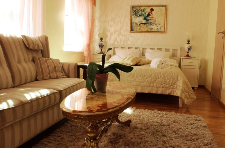 Embrace Guestrooms & Apartments