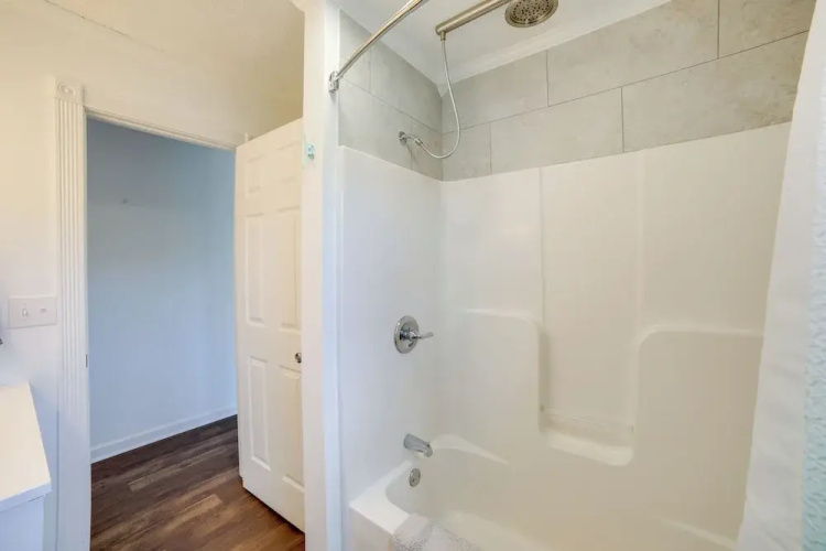 Charming Riverfront Retreat in Monticello!