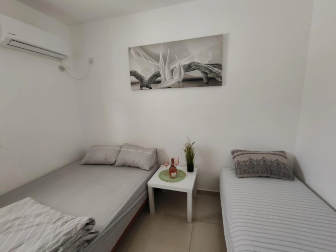 Apartment with terrace and parking