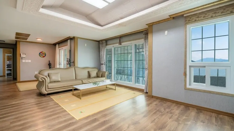 3 Bedrooms Standard room with balcony