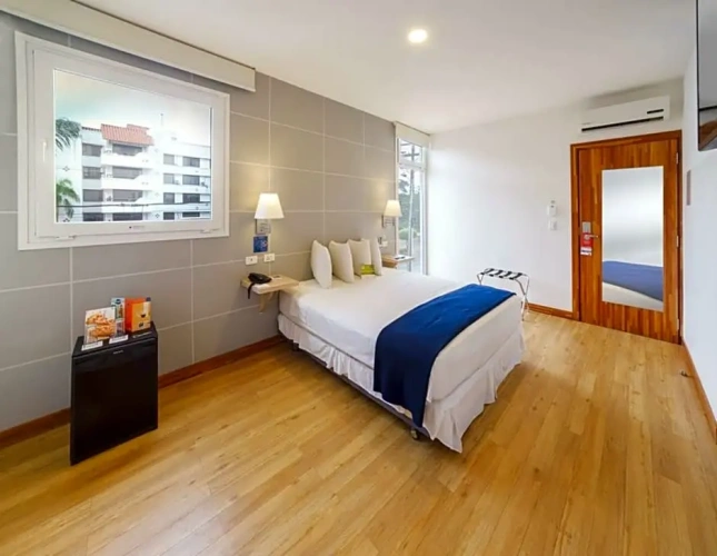 Standard Twin room with view