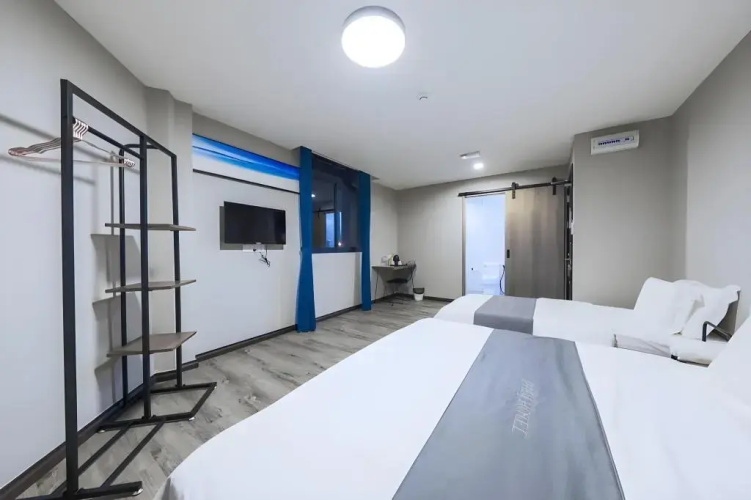 Paly Hotel