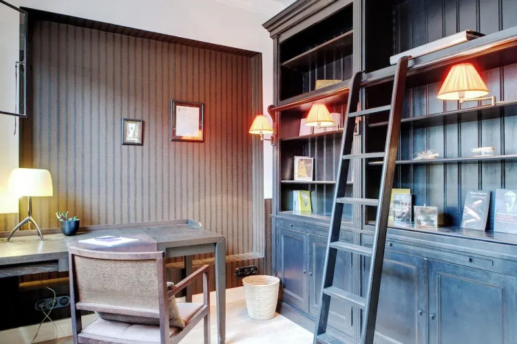 Paris Green House Residence