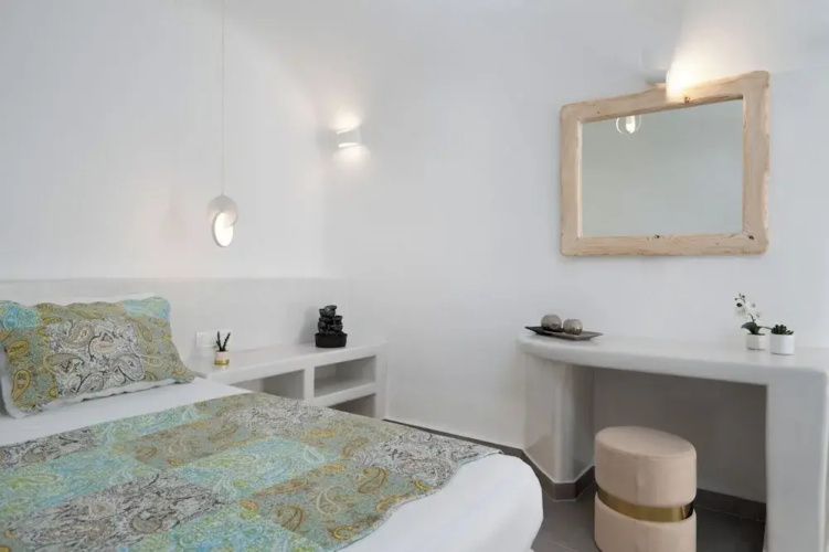 Yiota Collection  4 Suites & 4 Prive Jacuzzi