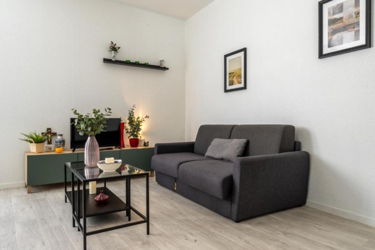 2 Bedrooms Apartment