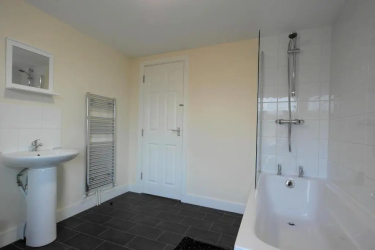 55A Derbyshire Lane