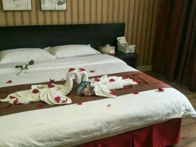 HQ Yueke Hotel