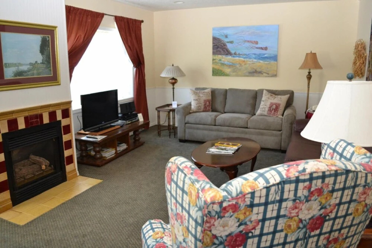 94 S Cottage #3