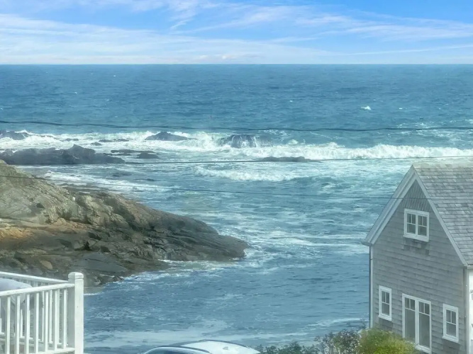 Perkins Cove Gem - Q934