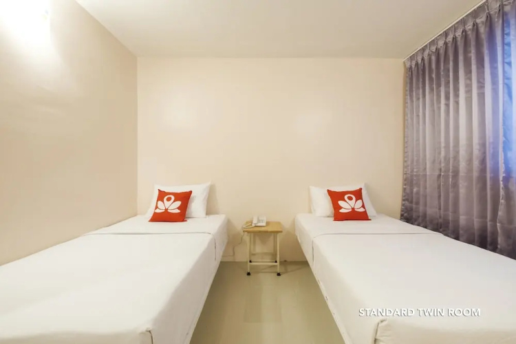 ZEN Rooms Phetchaburi 13