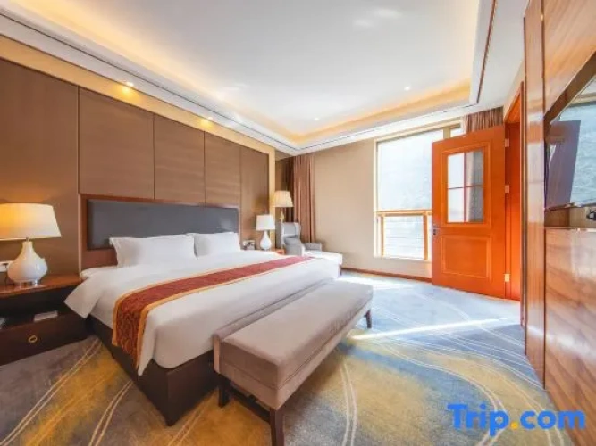 Deluxe Double Suite