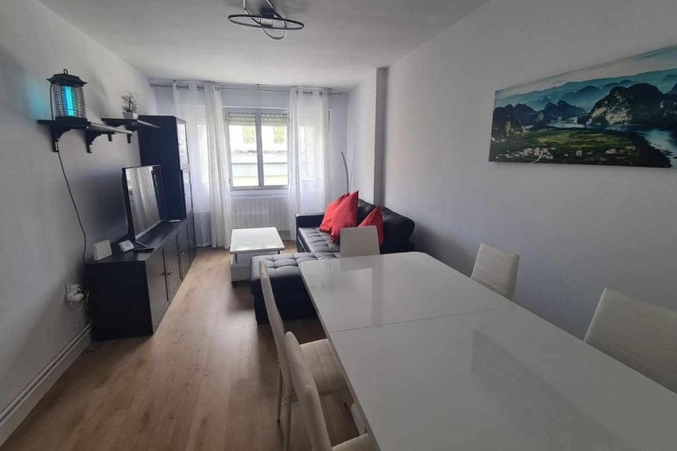 3 Bedrooms Apartment