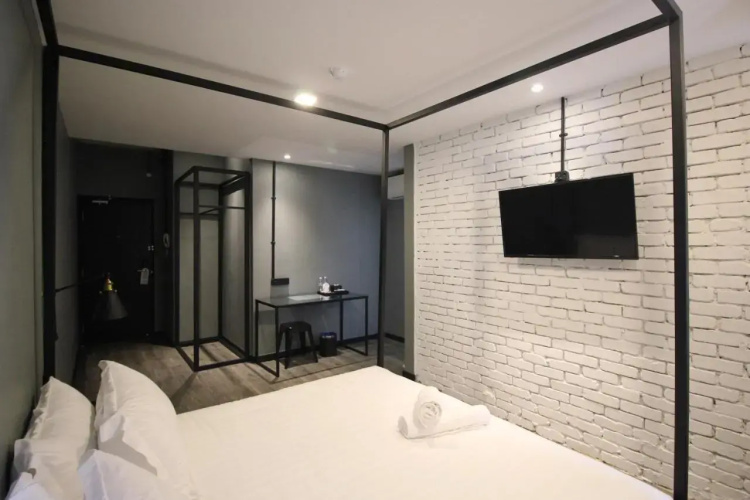 68 Hotel