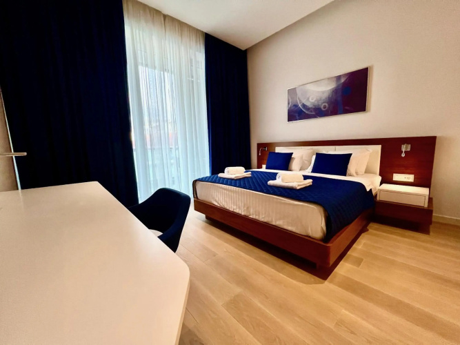 Condo Studio Plaza
