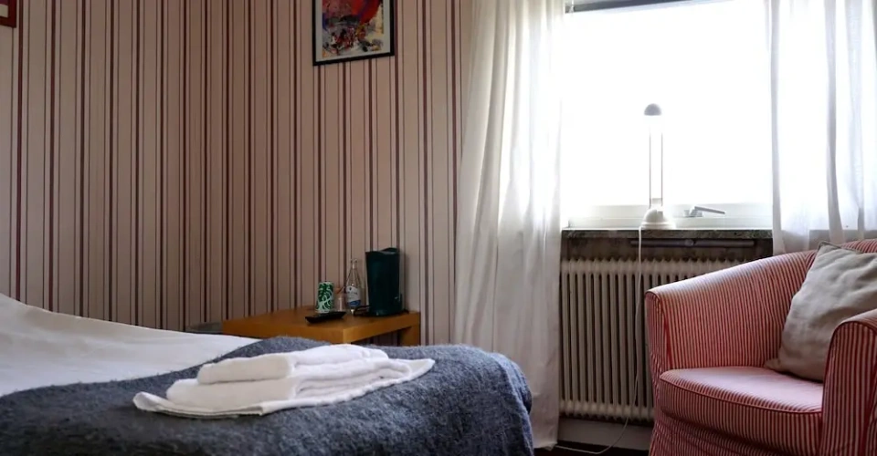 Economy room