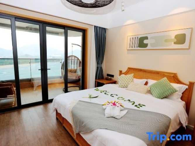 3 Bedrooms Premier Suite with balcony and with sea view