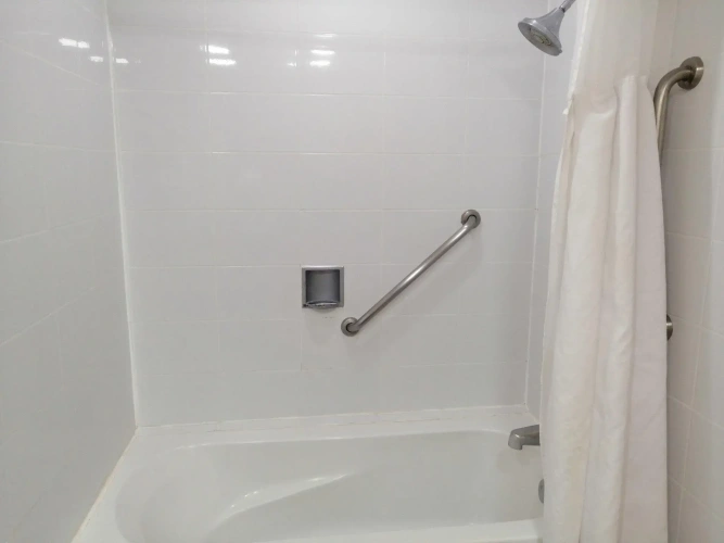 Standard Quadruple room with city view